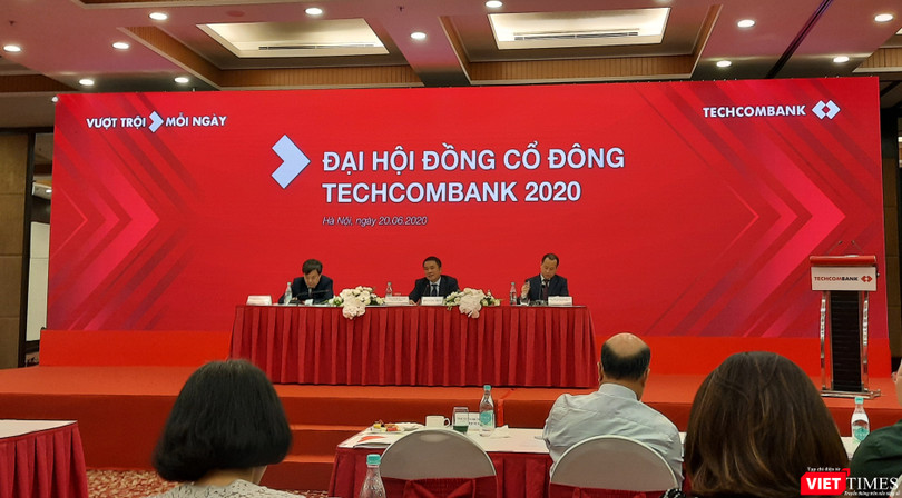 Ban chủ tọa phiên họp ĐHĐCĐ thường niên năm 2020 của Techcombank (Ảnh: P.D)