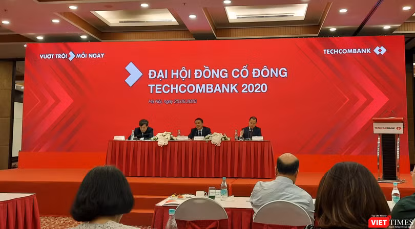 Ban chủ tọa phiên họp ĐHĐCĐ thường niên năm 2020 của Techcombank (Ảnh: P.D)