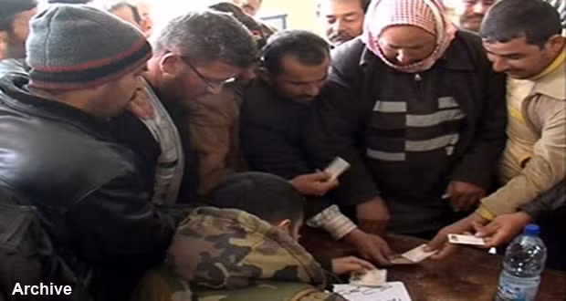 Syria: Hàng chục phiến quân nộp súng đầu thú