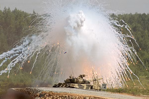T-90 thử nghiệm thực tế chiến đấu trong sa mạc ảnh 2