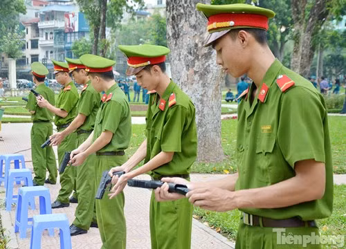 Xem chiến sĩ cảnh sát tập luyện với súng ngắn hiện đại - ảnh 7