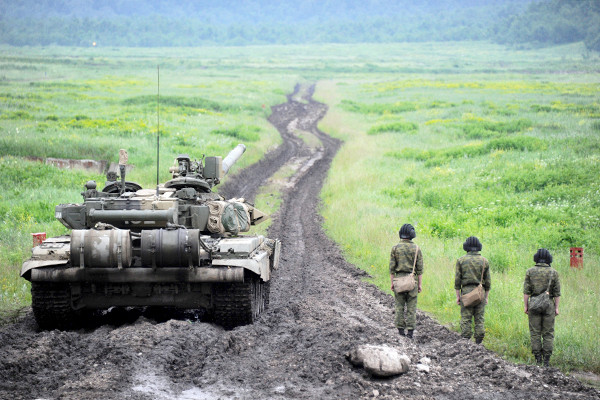 T-90 thử nghiệm thực tế chiến đấu trong sa mạc ảnh 5