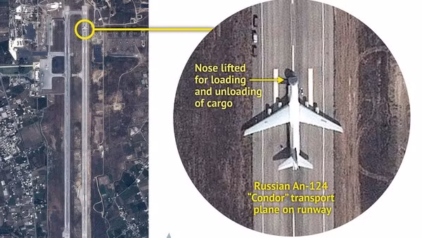 Hình ảnh vệ tinh chụp máy bay vận chuyển hàng có Nga hạ cánh xuống căn cứ không quân Latakia.