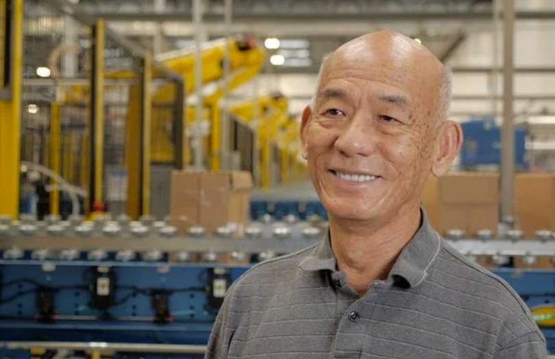 David Trần tại nhà máy sản xuất tương ớt tại Los Angeles (Nguồn: Griffin Hammond) David Trần tại nhà máy sản xuất tương ớt tại Los Angeles (Nguồn: Griffin Hammond)