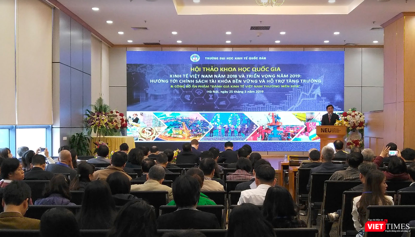 Quang cảnh buổi Hội thảo Kinh tế Việt Nam năm 2018 và triển vọng năm 2019 với chủ đề “Hướng tới chính sách tài khóa bền vững và hỗ trợ tăng trưởng” (Ảnh: P.D)