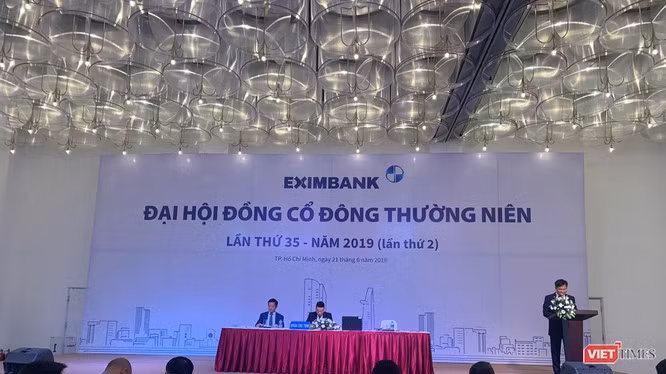 Một phiên họp ĐHĐCĐ của Eximbank năm 2019