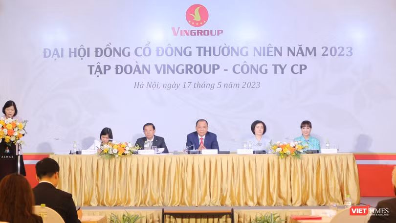 AGM 2023 của Vingroup: Chốt mục tiêu doanh thu 8 tỉ USD, VinFast chờ ‘gió đông’ để niêm yết tại Mỹ