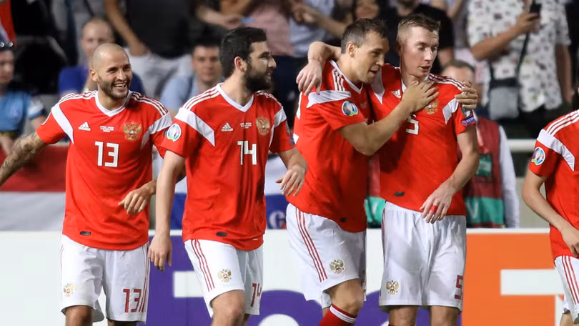 FIFA và UEFA bị tố làm trái nguyên tắc 