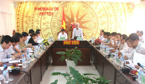 Ngày 11-11-2014, đoàn công tác Bộ TN&MT làm việc với UBND tỉnh Phú Yên về công tác quản lý Nhà nước về đất đai và thi hành Luật Đất đai năm 2013 - Ảnh: Bộ TN&MT