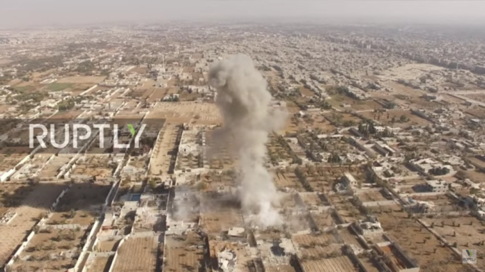 Không quân Syria không kích thành phố Douma, vùng ngoại ô Damascus