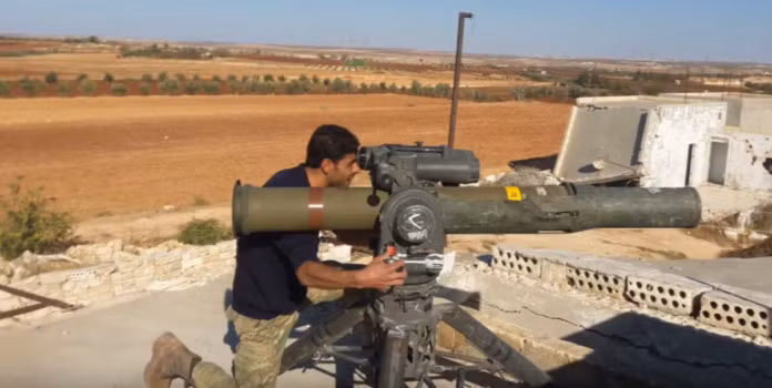 Chiến binh Hồi giáo cực đoan sử dụng tên lửa TOW tấn công binh sĩ Syria