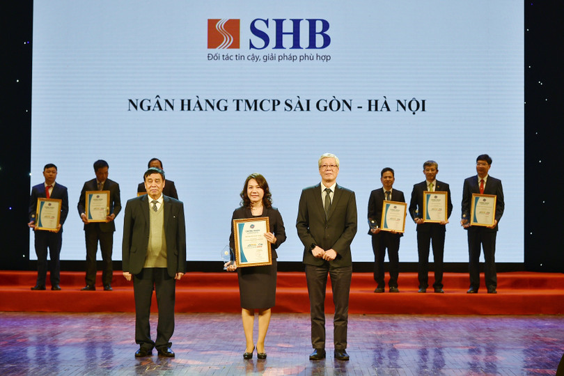 Phó Tổng Giám đốc Ninh Thị Lan Phương đại diện SHB nhận giải thưởng “Top 10 Ngân hàng thu xếp vốn đầu tư hiệu quả cho các dự án năng lượng Việt Nam từ năm 2017 – 2022” Phó Tổng Giám đốc Ninh Thị Lan Phương đại diện SHB nhận giải thưởng “Top 10 Ngân hàng thu xếp vốn đầu tư hiệu quả cho các dự án năng lượng Việt Nam từ năm 2017 – 2022”