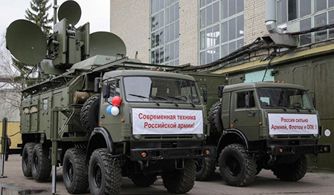 Trạm trinh sát gây nhiễu mặt đất phạm vi rộng 1RL257 Krasuha-4 được thiết kế để bảo vệ các mục tiêu tĩnh trước rađa của các máy bay rađa trinh sát. Ảnh: darkpolitricks.