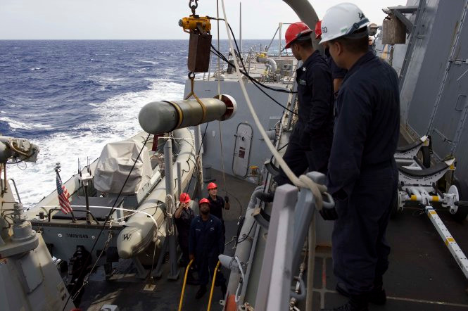 Khu trục hạm Mỹ đang tiến sát đảo nhân tạo, Trung Quốc phản ứng mạnh ảnh 5