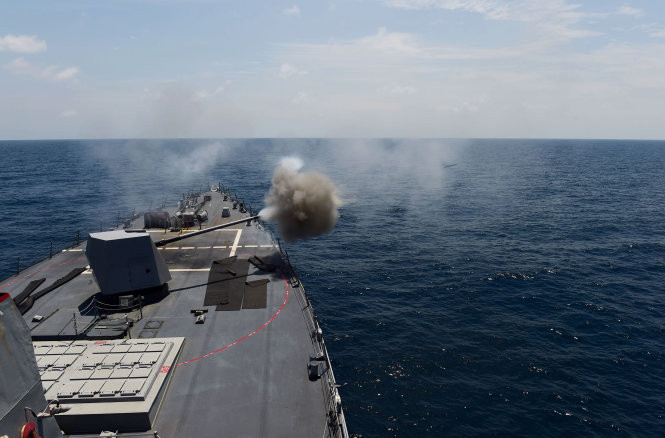 Khu trục hạm Mỹ đang tiến sát đảo nhân tạo, Trung Quốc phản ứng mạnh ảnh 8