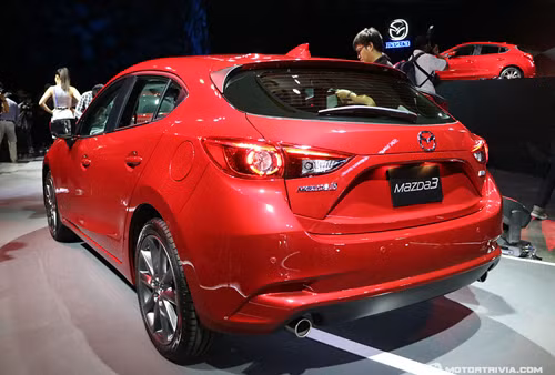 Phía sau không thay đổi nhiều. Phía sau không thay đổi nhiều.