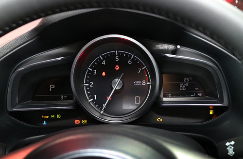 Xe có thêm hàng loạt công nghệ an toàn như G-Vectoring, gói i-Activsense.