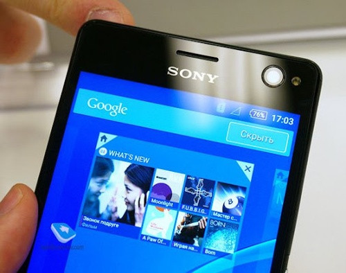 Sony Xperia C4 (6,2 triệu đồng):Ngoài ra ứng dụng camera đi kèm cũng có rất nhiều tùy chọn để chụp ảnh selfie như: Làm mịn da, gắn kính áp tròng cho mắt, làm mịn da, làm thon gọn gương mặt, ghép ảnh... Tất cả sẽ giúp người dùng có được những bức ảnh selfie đẹp và thú vị hơn. Camera trước của Xperia C4 còn có khả năng chụp ảnh HDR, tích hợp sẵn khả năng chống rung SteadyShot và hỗ trợ quay phim Full HD.