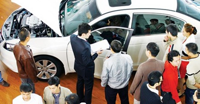 Người tiêu dùng đang chờ Bộ Tài chính quyết định vì dân hay vì doanh nghiệp.