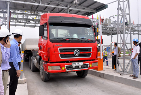 Các trạm thu phí trên quốc lộ 1 và quốc lộ 14 sẽ được áp dụng hệ thống thu phí không dừng.