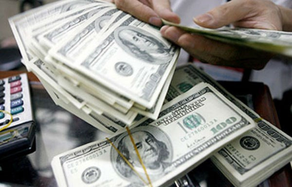 Phó Thống đốc: NHNN sẵn sàng bán ngoại tệ can thiệp thị trường ảnh 1