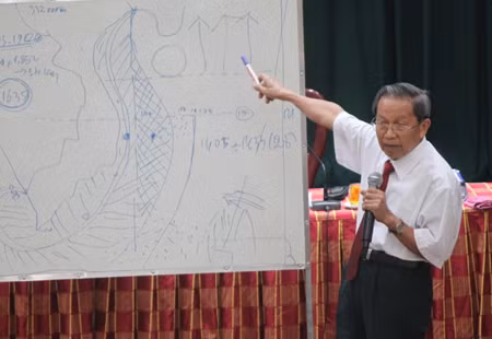 Chyên gia Carl Thayer: 'Trung Quốc sẽ không đối đầu với Mỹ ở Biển Đông' ảnh 2