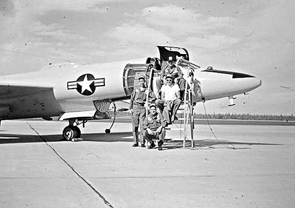 Máy bay U2 tại sân bay Biên Hòa.