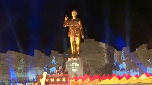 Tỉnh nghèo xây tượng đài 1.400 tỷ: “Nếu còn sống Bác Hồ không bao giờ đồng tình” ảnh 1 Tỉnh nghèo xây tượng đài 1.400 tỷ: “Nếu còn sống Bác Hồ không bao giờ đồng tình” ảnh 1