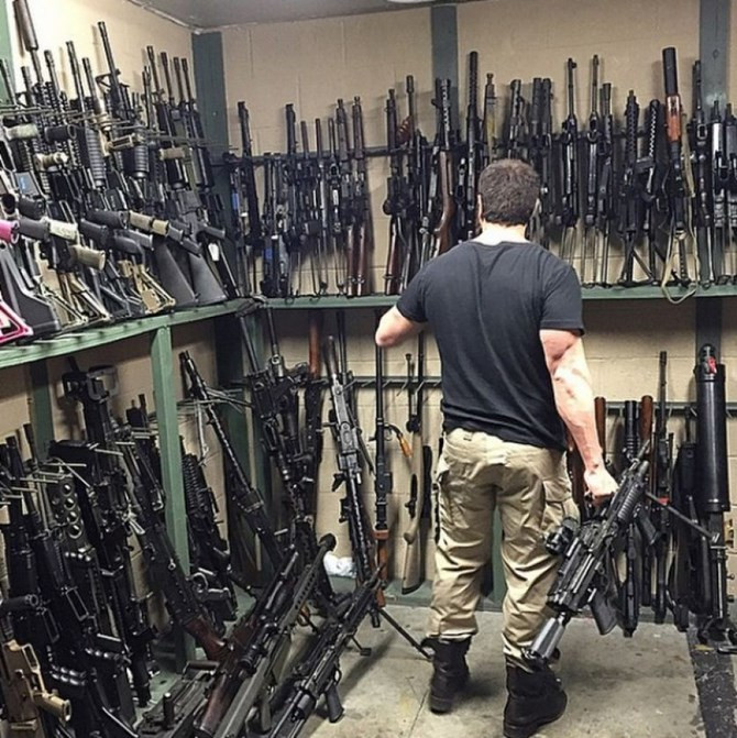 Những thú ăn chơi khét tiếng của ông hoàng Instagram ảnh 9 Những thú ăn chơi khét tiếng của ông hoàng Instagram ảnh 9