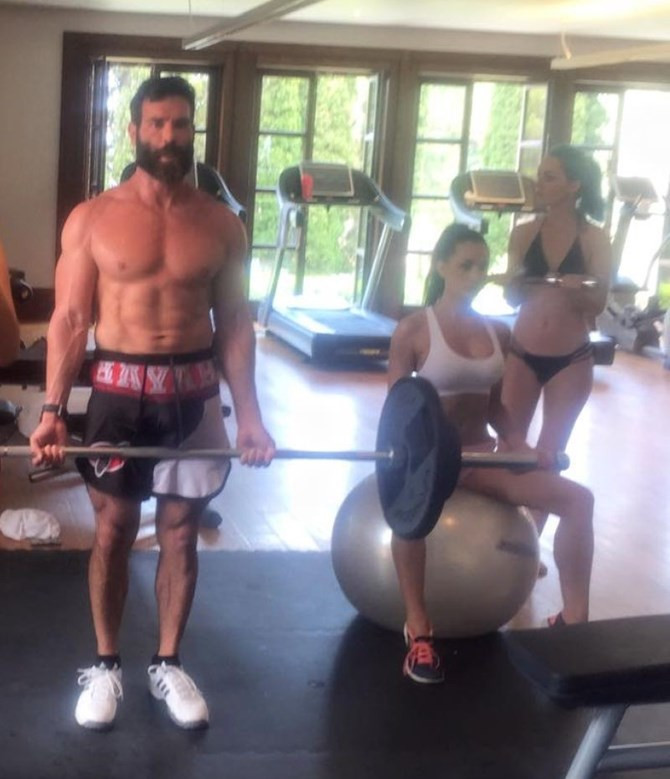 Những thú ăn chơi khét tiếng của ông hoàng Instagram ảnh 3 Những thú ăn chơi khét tiếng của ông hoàng Instagram ảnh 3