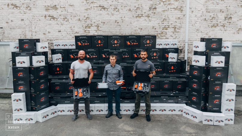 Tổ chức Come Back Alive Foundation đã chi hơn 75 triệu hryvnias mua 382 máy bay không người lái cho quân nhân Ukraine. Ảnh mil.in.ua