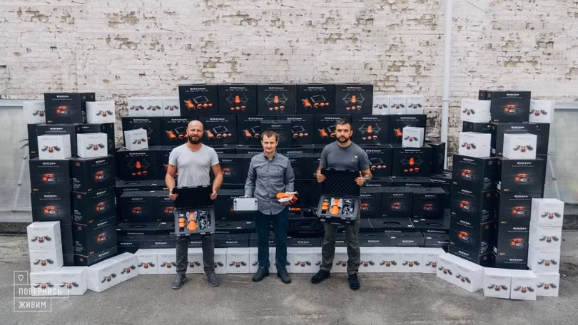 Tổ chức Come Back Alive Foundation đã chi hơn 75 triệu hryvnias mua 382 máy bay không người lái cho quân nhân Ukraine. Ảnh mil.in.ua