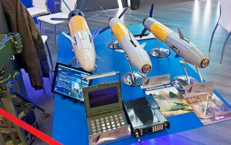 Ba loại đạn pháo, súng cối dẫn đường laser Krasnopol, Gran và Kitolov. Ảnh TASS.