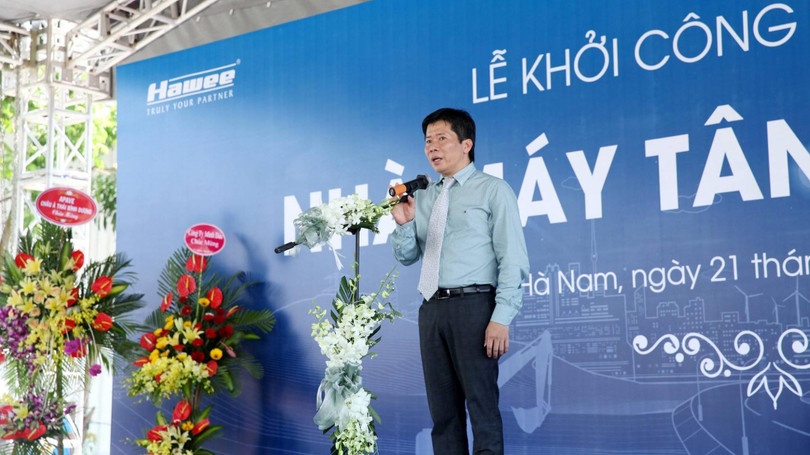 Chủ tịch HĐQT Hawee Group Trịnh Văn Hà phát biểu tại một sự kiện Chủ tịch HĐQT Hawee Group Trịnh Văn Hà phát biểu tại một sự kiện