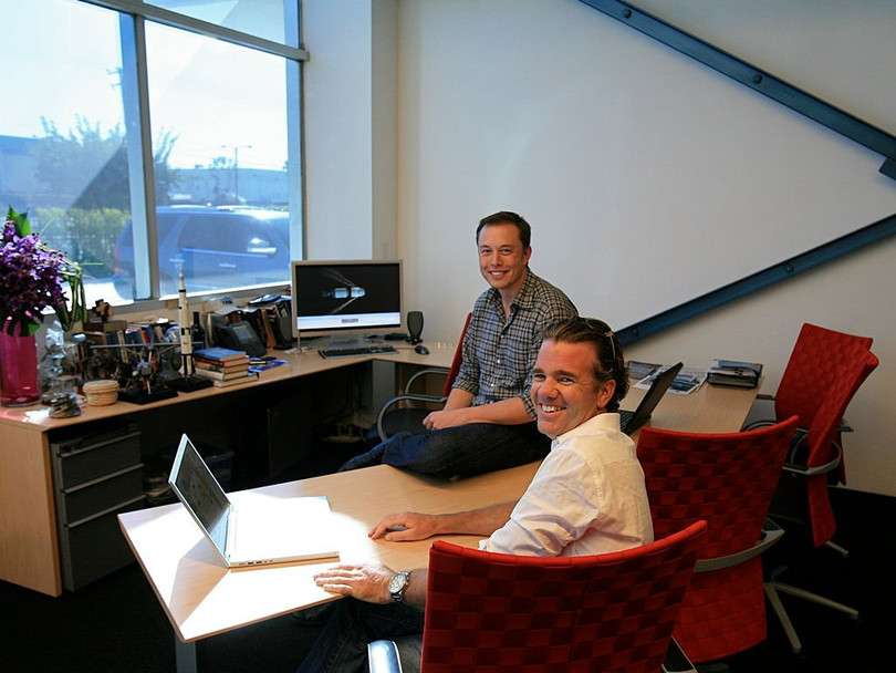 Một ngày “bận rộn đến từng giây” của Elon Musk, chủ hãng xe điện Tesla ảnh 9