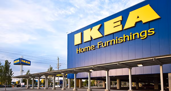 Các cửa hàng của IKEA thường rất lớn vì thế luôn tọa lạc tại các vùng ngoại ô.