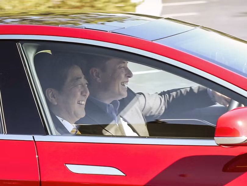 Một ngày “bận rộn đến từng giây” của Elon Musk, chủ hãng xe điện Tesla ảnh 5 Một ngày “bận rộn đến từng giây” của Elon Musk, chủ hãng xe điện Tesla ảnh 5