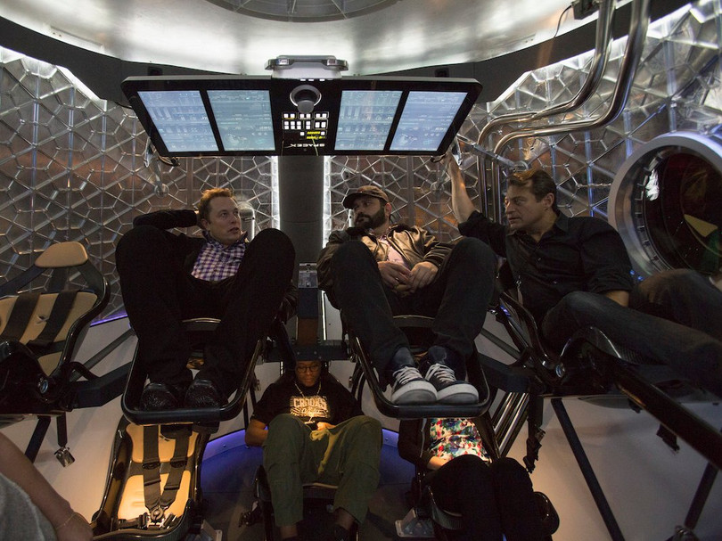 Một ngày “bận rộn đến từng giây” của Elon Musk, chủ hãng xe điện Tesla ảnh 13