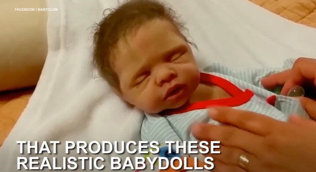  Giống ý như một em bé thật 