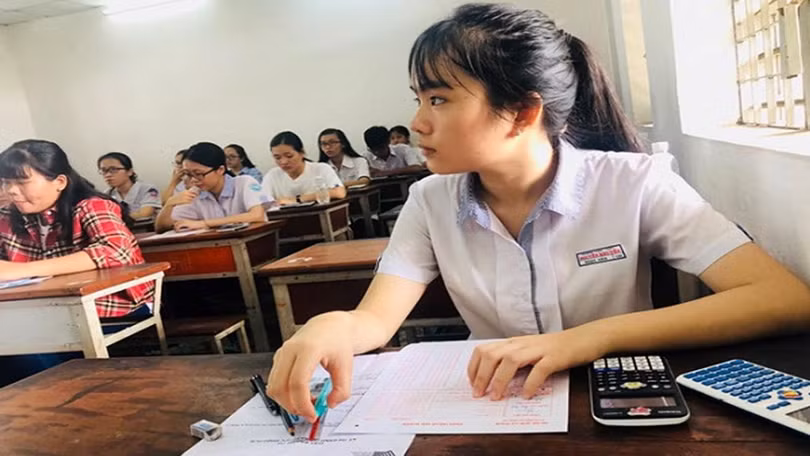 Các loại máy tính nào được mang vào phòng thi?