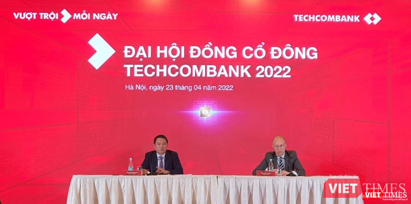 Chủ tịch Techcombank Hồ Hùng Anh nói gì về việc ngân hàng không chia cổ tức?