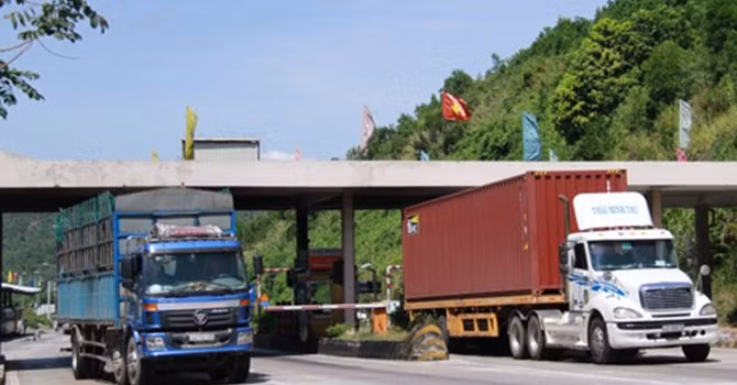 Trạm thu phí Nam hầm Hải Vân. 
