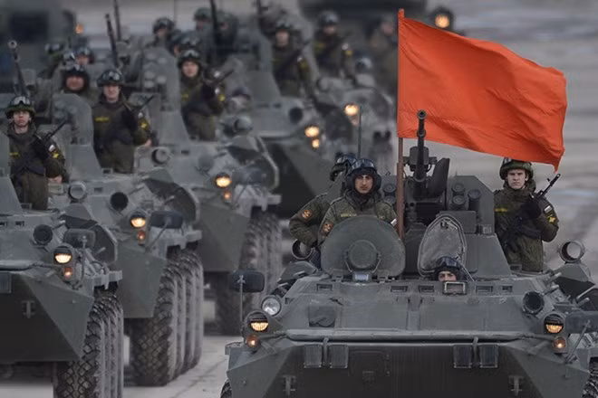 Đoàn diễu binh hùng mạnh của quân đội Nga.