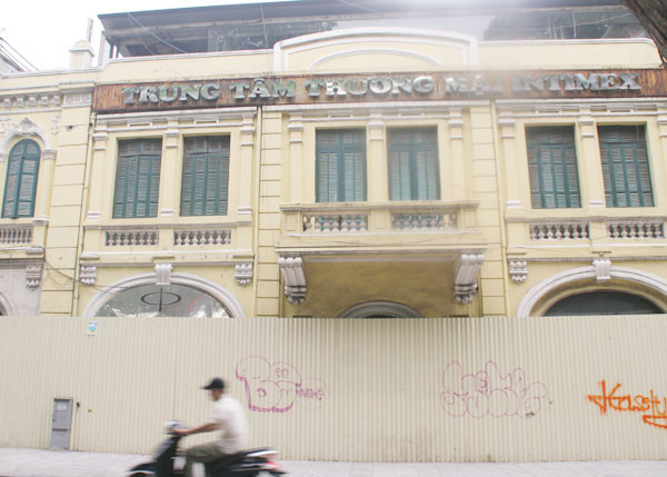 Biệt thự hoành tráng, đất vàng hoang tàn ven hồ Hoàn Kiếm ảnh 6