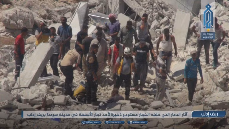 Vụ nổ san phẳng nhiều tòa nhà lân cận ở idlib. Ảnh trang Iba, cơ quan truyền thông chính thức của HTS