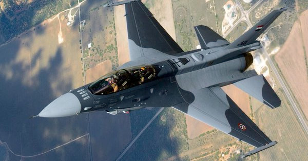 Không quân Iraq không kích IS trên chiến trường Syria. Ảnh không quân Iraq