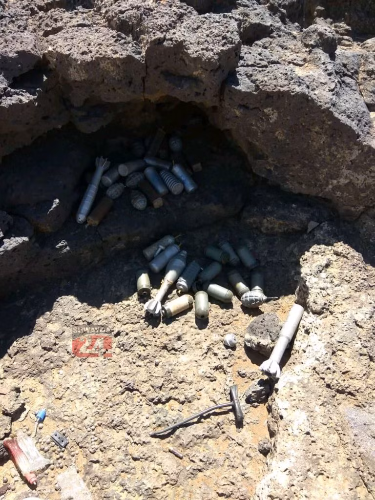 Quân đội Syria chiếm lĩnh các trận địa phòng ngự của IS trên vùng hoang mạc Sweida. Ảnh South Front