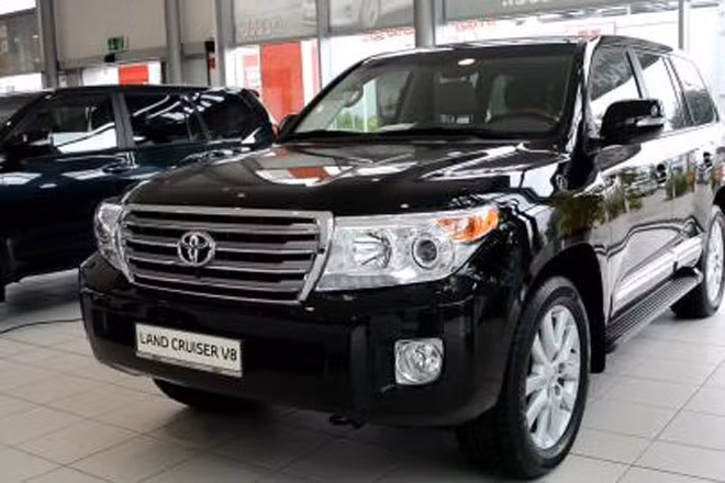 Chiếc xe Land Cruiser UBND tỉnh Ninh Bình được doanh nghiệp tặng (ảnh minh họa)