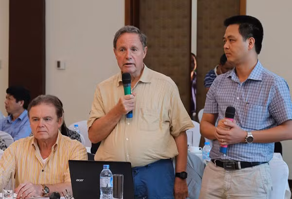 Chuyên gia Đức phát biểu tại hội nghị. Chuyên gia Đức phát biểu tại hội nghị.