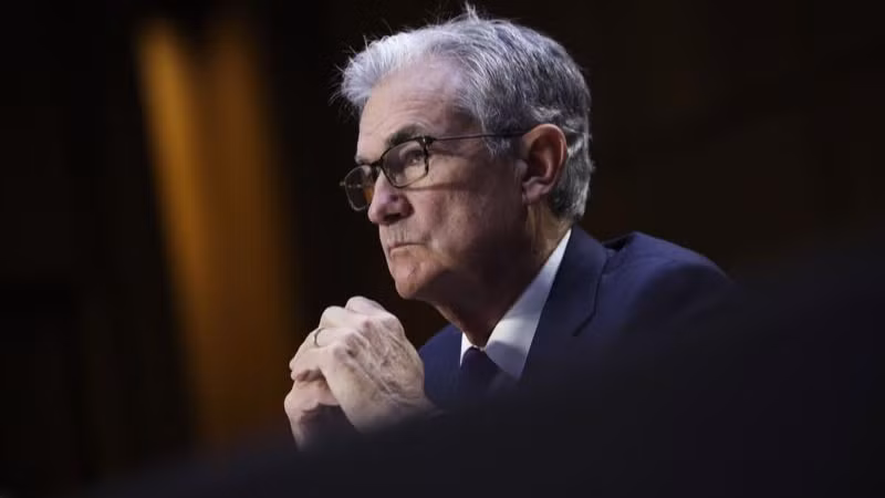 Chủ tịch Fed Jerome Powell lại đứng trước những lựa chọn khó khăn khi lạm phát tháng 1/2023 của Mỹ không như kỳ vọng (Nguồn: Bloomberg)